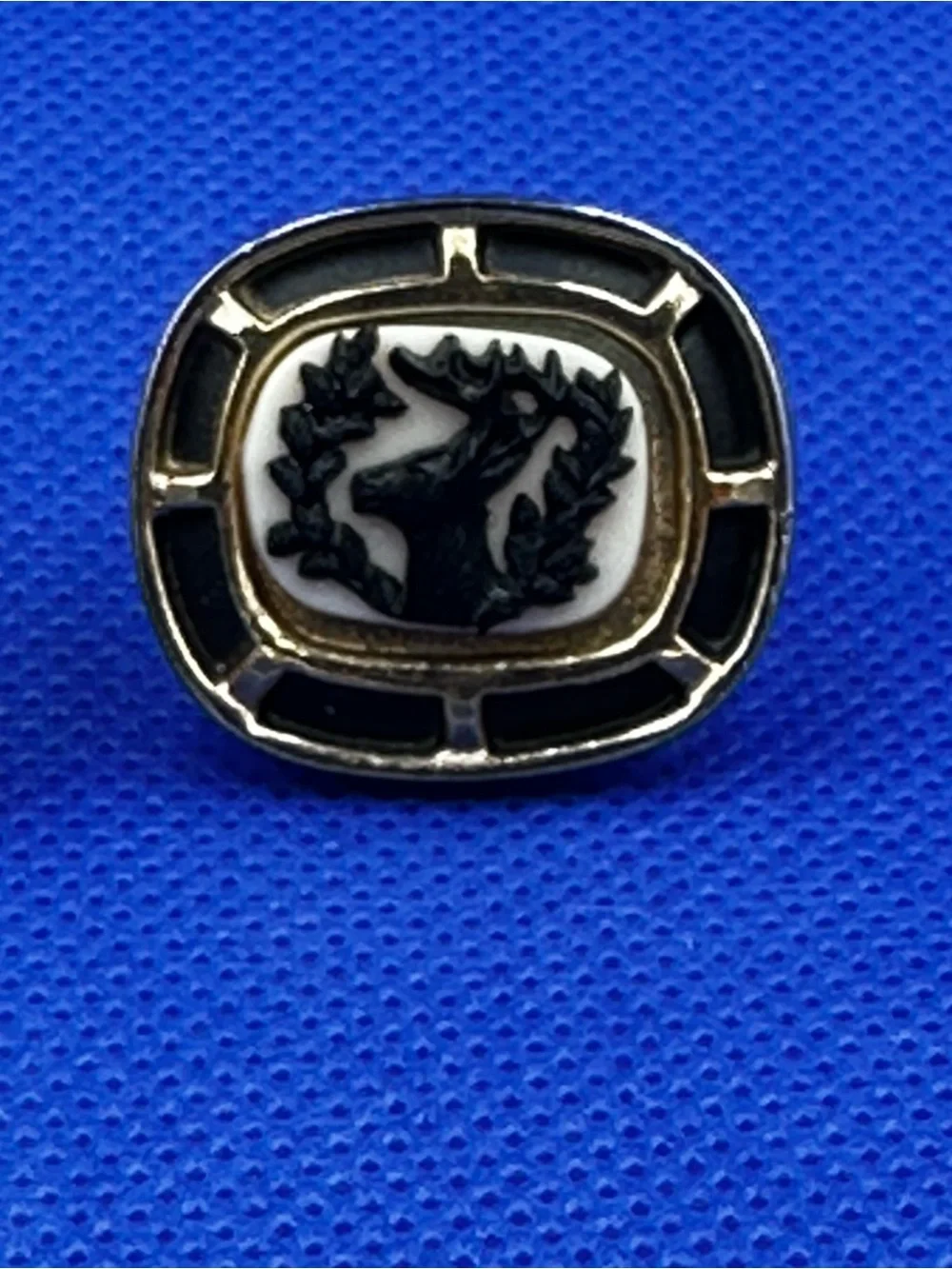 Vintage Anson Black and White Cameo-Style Stag with Gold-Tone Trim Cufflinks